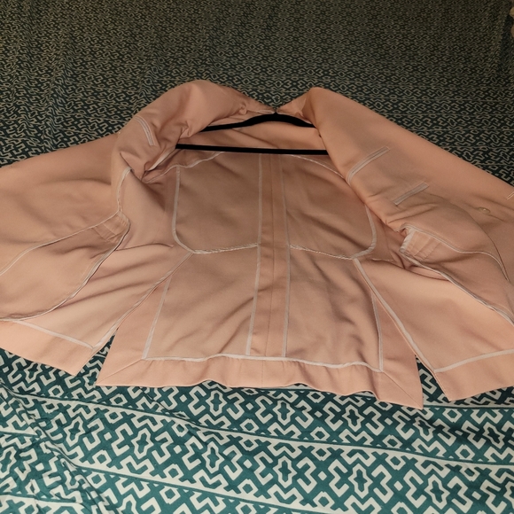 Suits - Picture 14 of 16